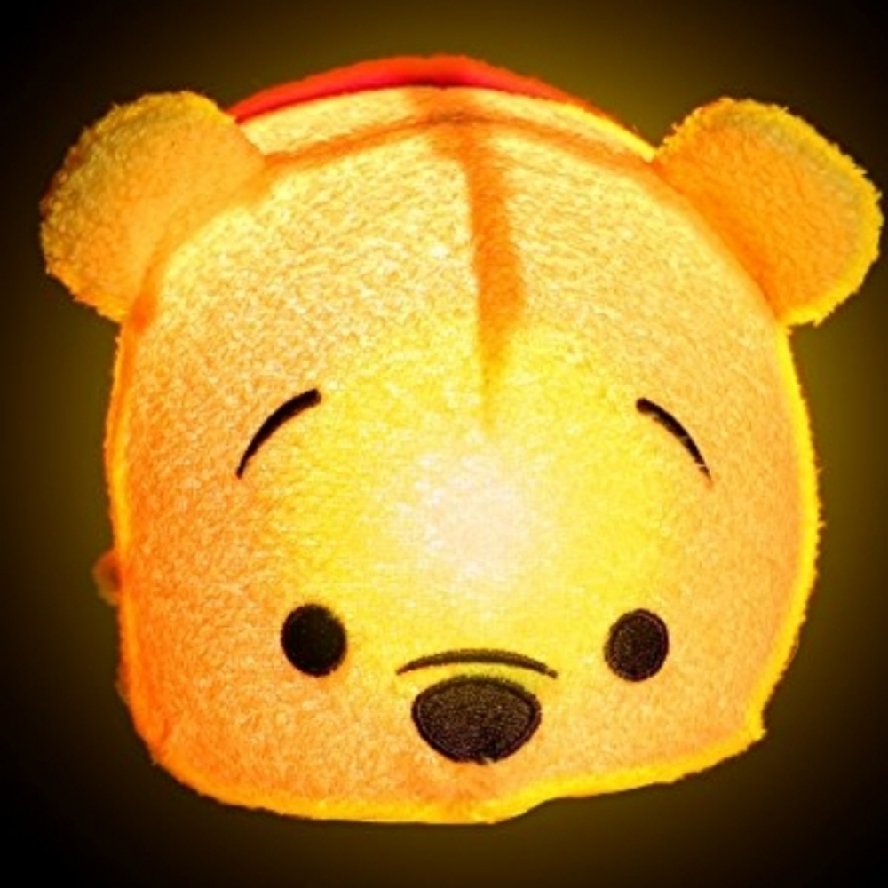 Disney Tsum Tsum Winnie the Pooh Glow Friend